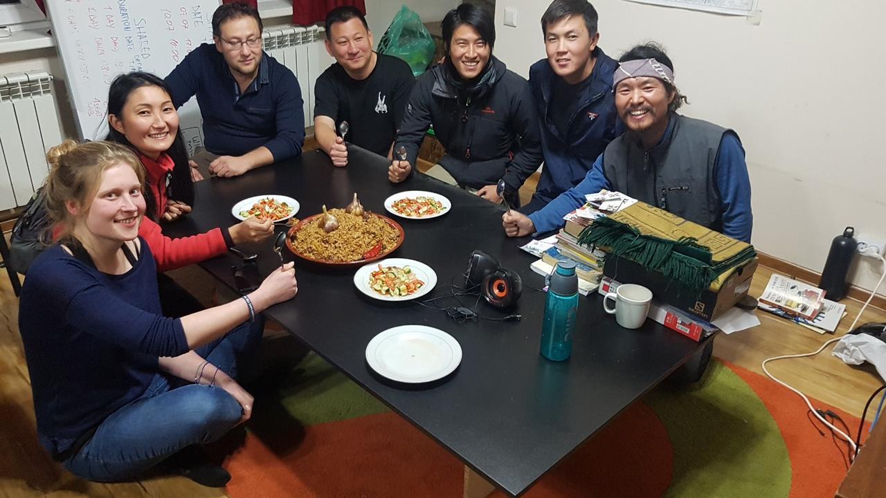 Bishkek Homestel بيشكيك المظهر الخارجي الصورة